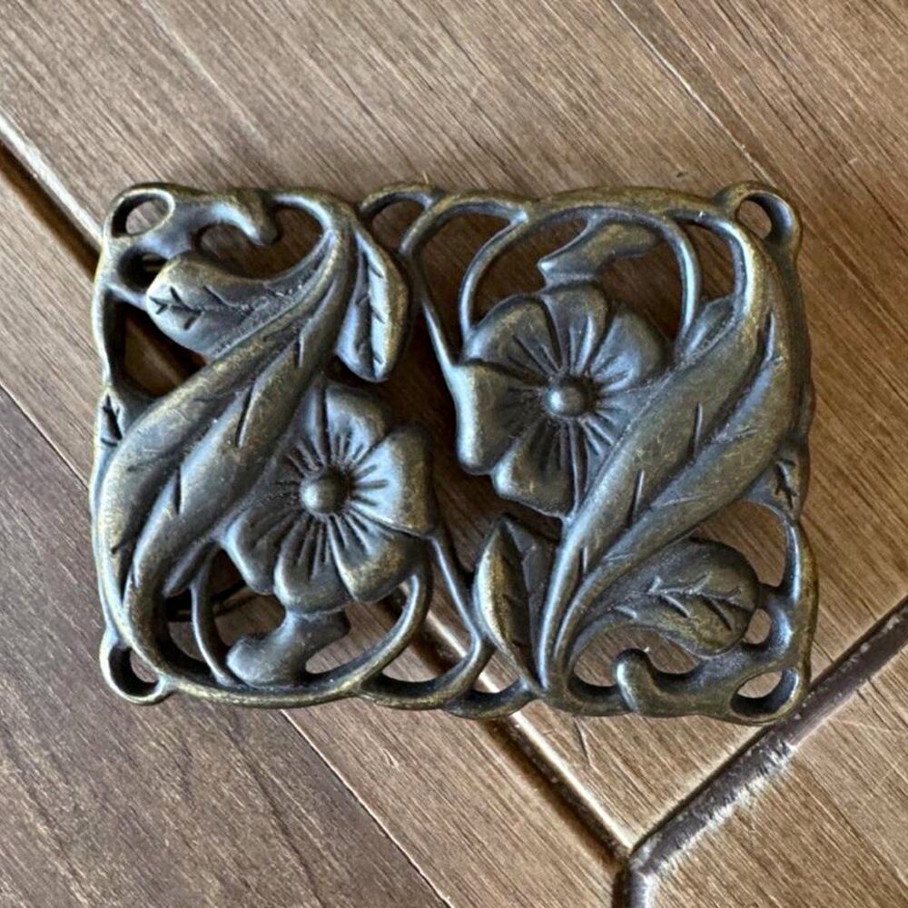 Vintage Floral Art Nouveau Scrollwork Metal Belt Buckle, Silver Tone